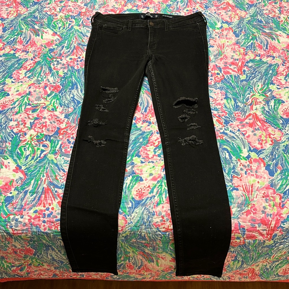 GUC Hollister black distressed low rise super skinny jeans size 9L 29W L32